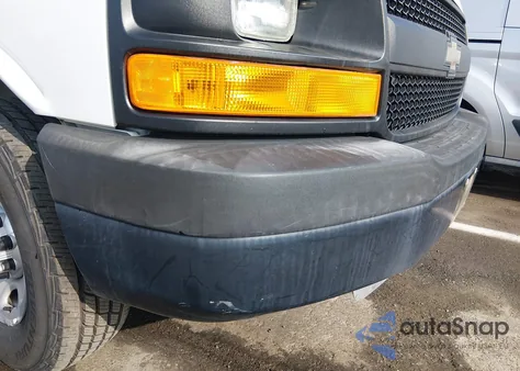 2016 Chevrolet Express 2500 Work Van z USA, uszkodzony, nr VIN 1GCWGAFFXG1239471